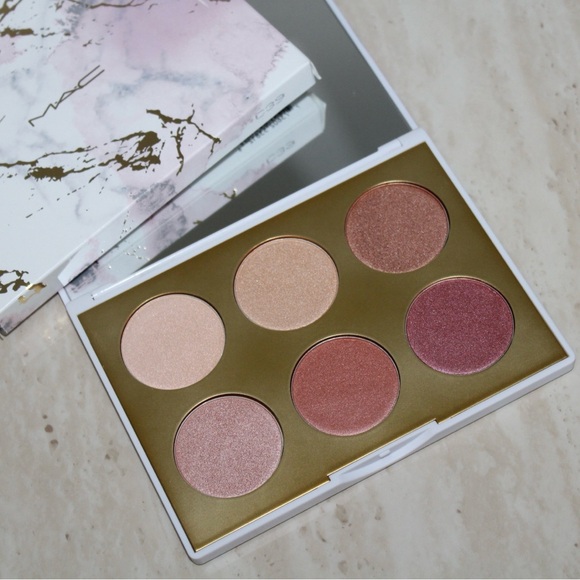 MAC Cosmetics Electric Wonder ‘Ignite Wonder’ Blush/Highlighter Face Palette - Picture 13 of 16